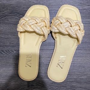 Zara yellow straw woven braid slides, like new. Size 37